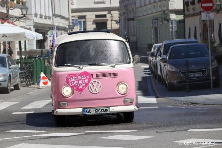 Kamnik obiskala bolna Karolina z družino  (2)